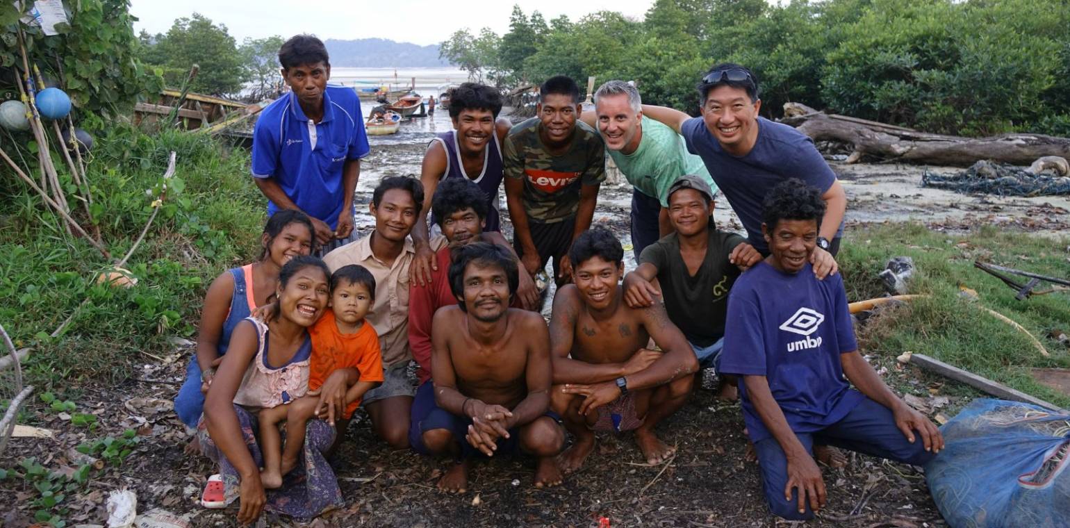 Dienst unter den Sea-Gipsy’s im Süden Thailands. SwissGems Mitarbeiter Benji besucht eines unserer Entwicklungsprojekte