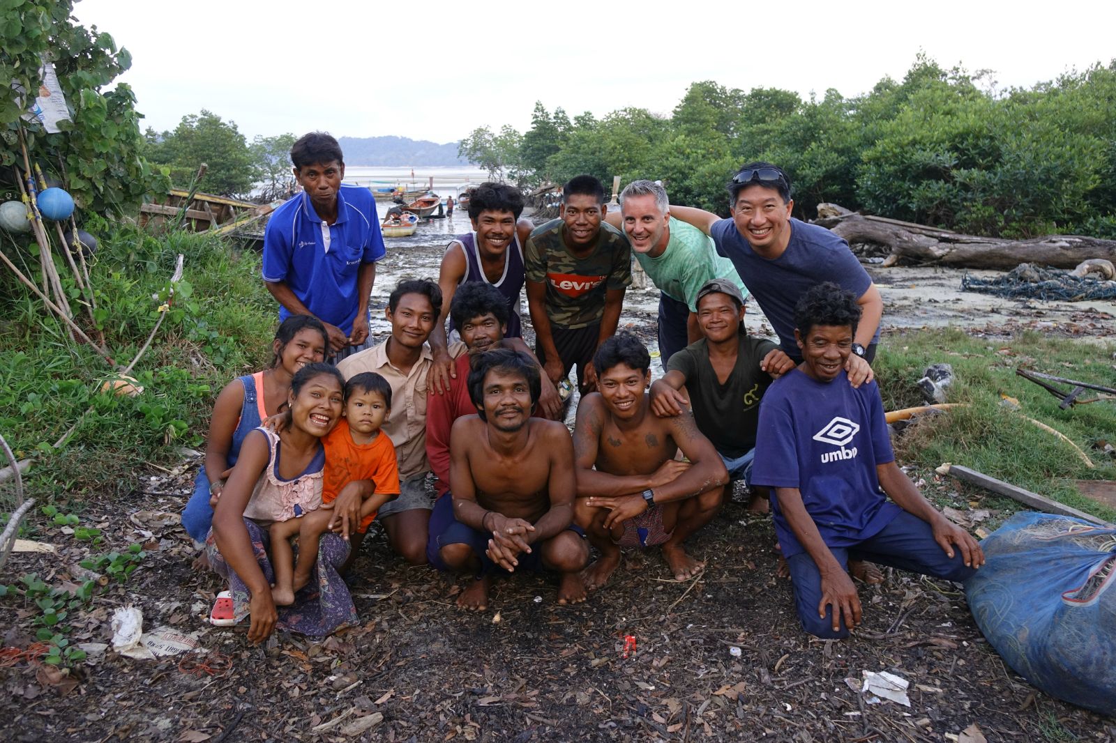 Dienst unter den Sea-Gipsy’s im Süden Thailands. SwissGems Mitarbeiter Benji besucht eines unserer Entwicklungsprojekte